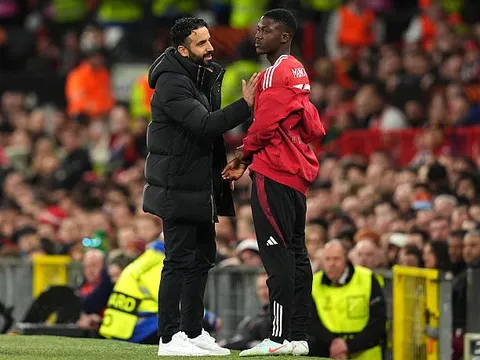 Gary Lineker: "Tôi thực sự lo lắng về cách Mainoo bị đối xử ở Man Utd"
