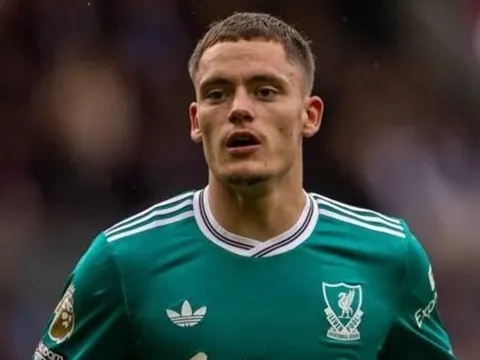 Arne Slot lên tiếng về khởi đầu thất vọng của Wirtz tại Liverpool