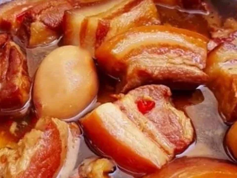 Bí quyết kho thịt mềm tan, đậm đà: Chỉ cần thêm 2 nguyên liệu quen thuộc, cả nhà ăn hết veo