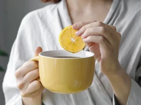 Pha nước chanh uống kiểu này bào ruột - hại dạ dày: 90% làm sai mà không biết