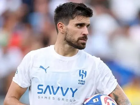 Ruben Neves lên tiếng về tương lai giữa tin đồn với MU