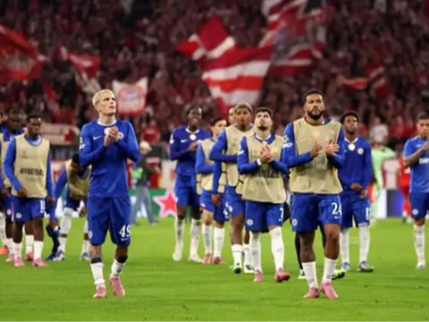 Chelsea thua Bayern Munich, CĐV đồng loạt chỉ trích Garnacho
