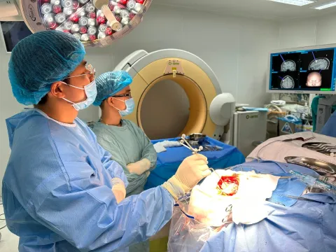 Lần đầu tiên tại Việt Nam: Bác sĩ sản xuất tế bào trị K, người dân không cần ra nước ngoài chữa bệnh