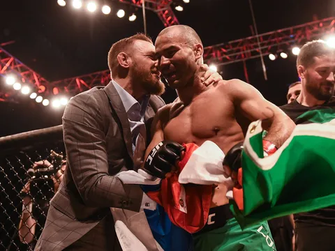 McGregor từ bỏ giấc mộng tổng thống: Một quyết định 'tốt đẹp' dưới góc nhìn của người cũ