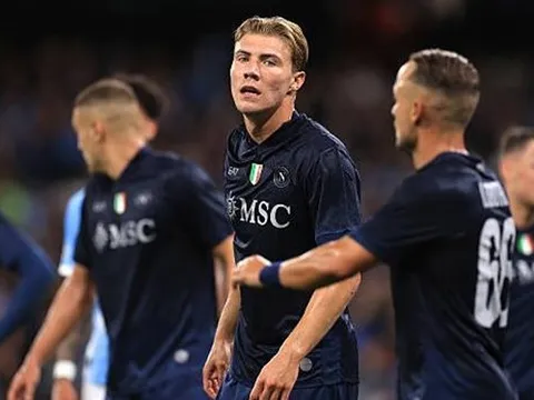De Bruyne rời sân sớm, Hojlund tiết lộ cảm xúc của đồng đội