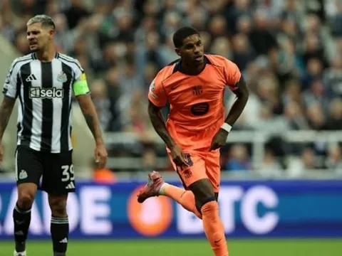 Rashford hé lộ bí quyết ghi cú đúp giúp Barcelona thắng Newcastle