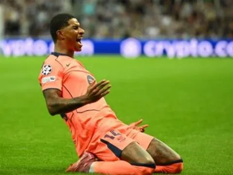 Chấm điểm Barcelona: Tuyệt đỉnh Marcus Rashford
