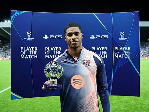 Không chỉ là một cú đúp, đó là màn tái sinh của Marcus Rashford