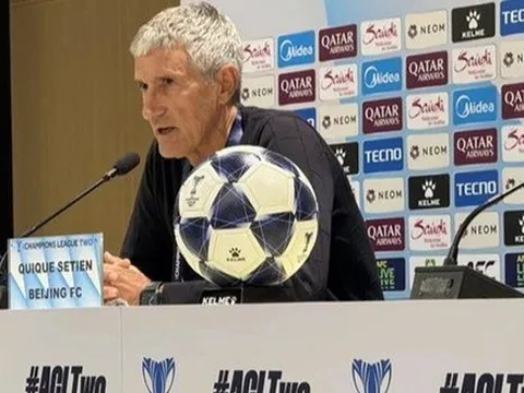 Quique Setien nguy cơ bị sa thải sau trận hòa với CAHN
