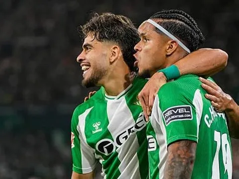 Antony im tiếng, Betis vẫn dễ dàng đánh bại Sociedad