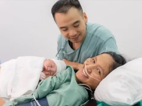 Hoa hậu H'Hen Niê sinh con gái đầu lòng