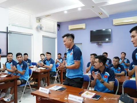 "Neymar" futsal Việt Nam nâng cao chuyên môn cùng HLV AFC