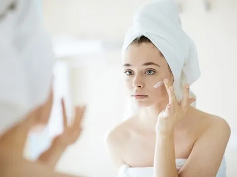 4 nguyên khiến da bạn trông xấu tệ khi thức giấc