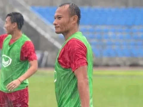 Trọng Hoàng tự hào sau trận hòa đầy quả cảm với SLNA