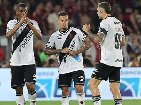 Coutinho kiến tạo kịp thời, Vasco quả cảm cầm hòa Flamengo