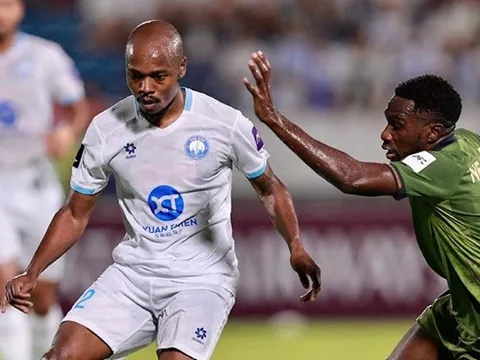 Percy Tau có thể ra sân cho Nam Định đấu Ninh Bình
