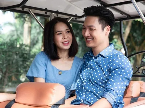 Mạnh Trường gây xôn xao với khoảnh khắc đẩy vợ ngã xuống bể bơi