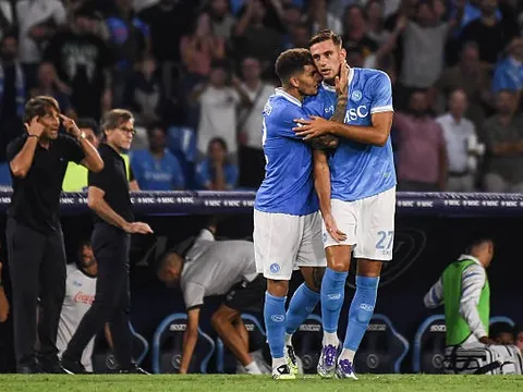 Hojlund im tiếng, Conte khen ngợi người hùng bất ngờ của Napoli