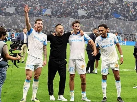 De Zerbi chia sẻ niềm tự hào sau chiến thắng lịch sử trước PSG