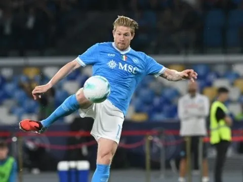 Tại sao pha phạm lỗi của De Bruyne trong trận Napoli-Pisa không dẫn đến phạt đền