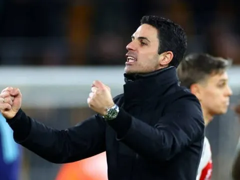 Walcott nhắc Arteta về nhân sự tuyến giữa