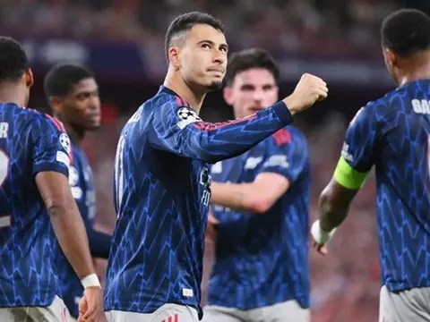 Adebayor cảnh báo Arteta về tình hình của Martinelli