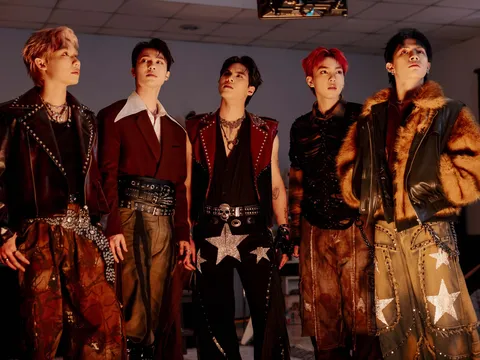 11 Tân Binh Thăng Cấp chuẩn phong thái “idol” trong MV “Show Me”