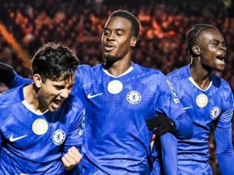 Tyrique George và tân binh lên tiếng, Chelsea ngược dòng hạ Lincoln City