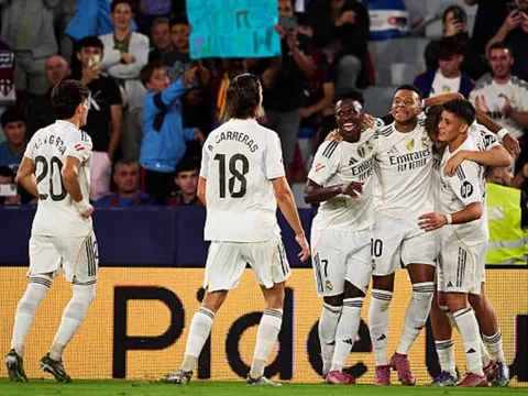 Mbappe lập cú đúp, Real tạo khoảng cách 5 điểm với Barca