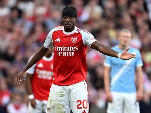 Madueke chấn thương và toan tính của Arteta khi gặp Port Vale