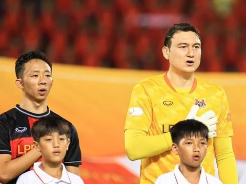 Đặng Văn Lâm thăng hoa ở V.League, liệu có cửa trở lại tuyển?