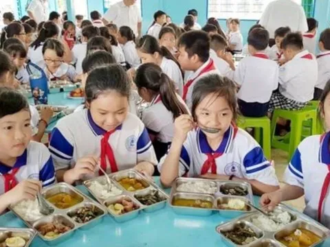 Trẻ em, học sinh được hỗ trợ tới 936.000 đồng/tháng: Cha mẹ đóng tiền học đầu năm có được trừ không
