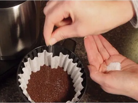 Uống cà phê cho thêm 1 thứ: Không lo răng xỉn màu, hôi miệng
