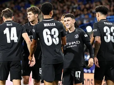 Man City thắng dễ Huddersfield, tiến vào vòng 4 Carabao Cup