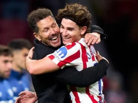 HLV Simeone hết lời khen ngợi người hùng Julian Alvarez