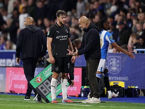 Thắng Huddersfield, Guardiola nói thẳng điều Nico Gonzalez phải cải thiện