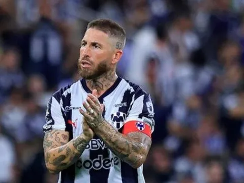 Ramos đá hỏng phạt đền - Martial mờ nhạt, Monterrey thua đậm 2-6