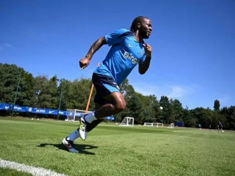 Lý do Sterling chưa đồng ý rời Chelsea