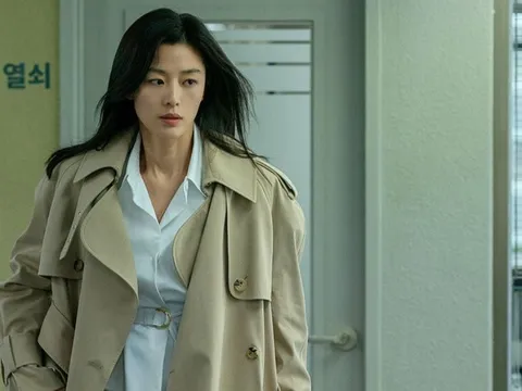 "Chị đẹp" Jun Ji-hyun tái xuất với phong cách sang xịn mịn nhìn là mê
