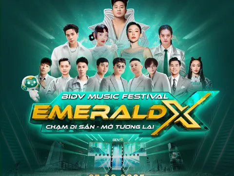 BIDV Music Festival “nóng rực” ngay ngày đầu mở cửa, giới trẻ đổ về phố đi bộ Nguyễn Huệ
