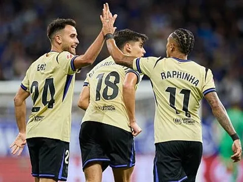 Rashford ghi dấu ấn, Barcelona ngược dòng hạ Oviedo