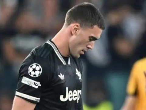 Tương lai Vlahovic ở Juventus bất định, Chelsea và MU chờ thời cơ