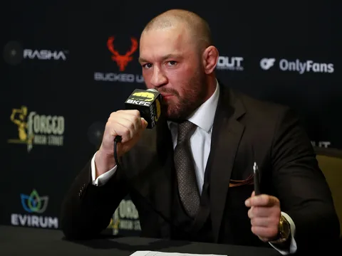 Conor McGregor đòi 100 triệu USD và 100 'Thẻ Vàng' để thượng đài tại Nhà Trắng