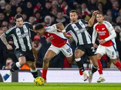 Arsenal có đủ dũng khí để chơi mạo hiểm hơn trước Newcastle?