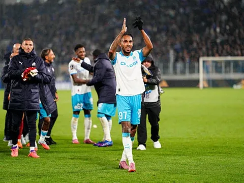 Aubameyang ''hồi xuân'' đưa Marseille lên đỉnh Ligue 1