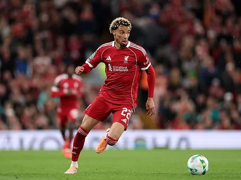 Vắng Ekitike ở Ngoại hạng Anh, Liverpool không cần lo lắng
