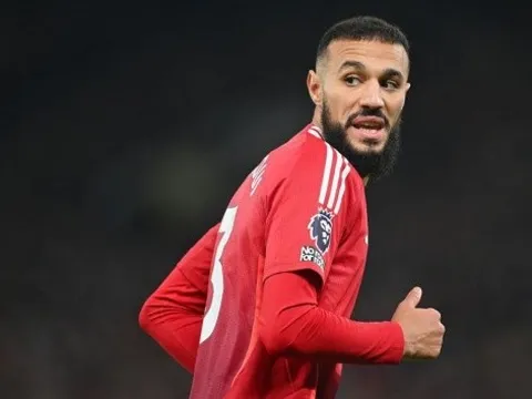 Man United khủng hoảng biên phải: Mazraoui lại chấn thương