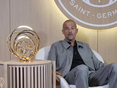 Luis Enrique: "Mua cầu thủ không giống như đi siêu thị mua sắm"