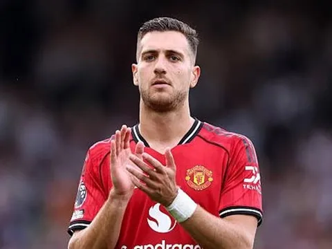 Dalot báo tin vui cho MU trước trận đấu với Brentford