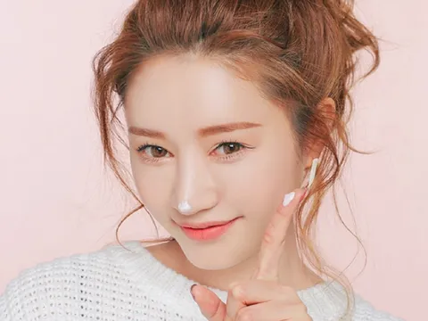 Xu hướng glass skin – bí quyết của làn da căng mọng